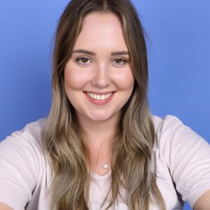 Foto junge Frau lächelnd