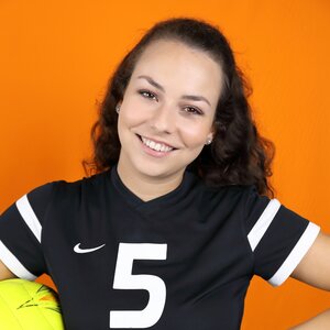 Bild junge Frau mit Ball